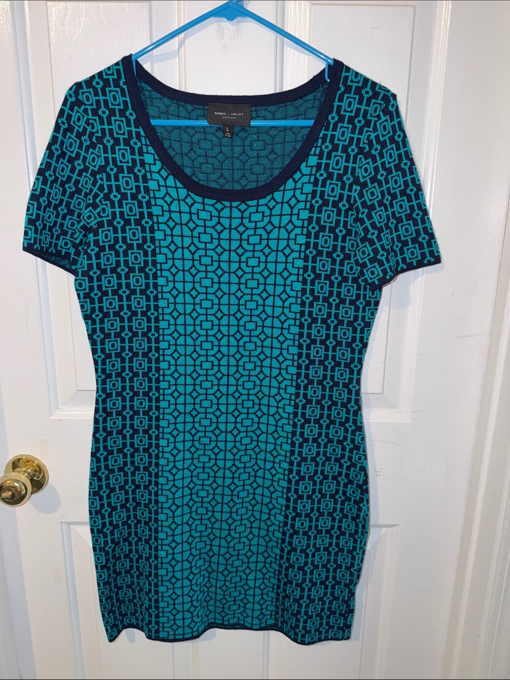 Romeo & Juliet Couture Teal and Navy Geometric Crewneck Sweater Dress